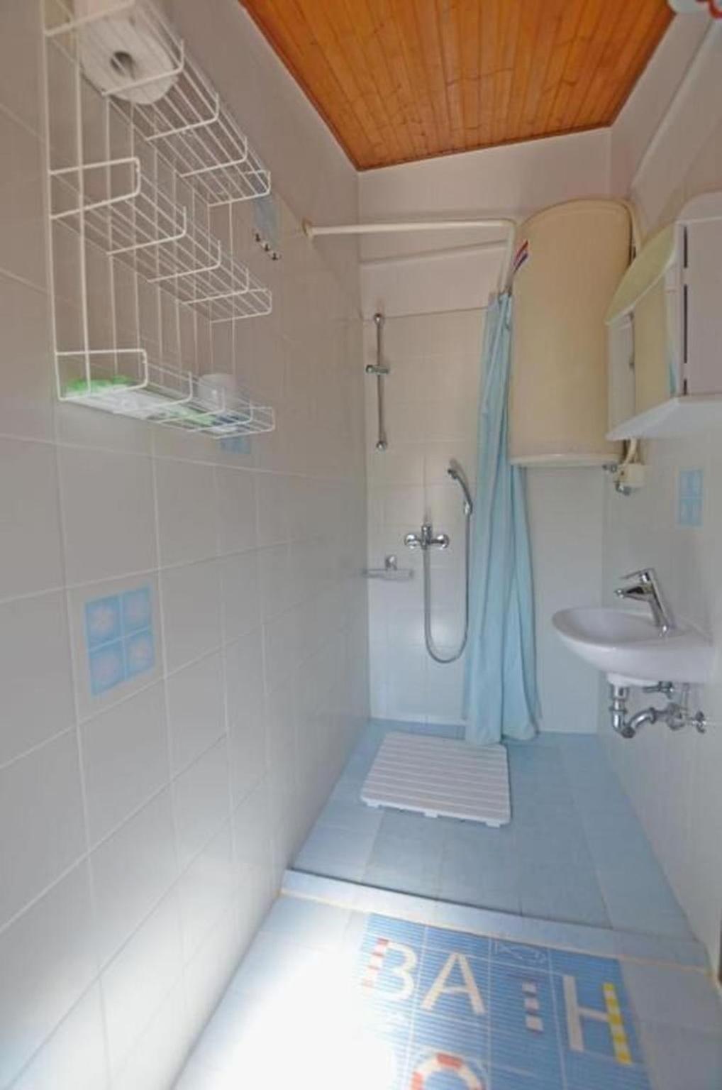 And Viktorija Apartment Vinkuran