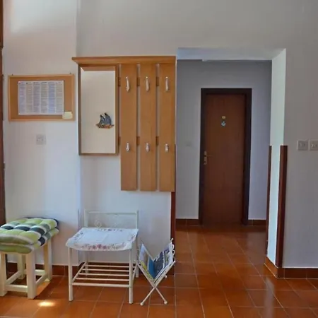 Apartments And Rooms Viktorija Vinkuran Exterior foto