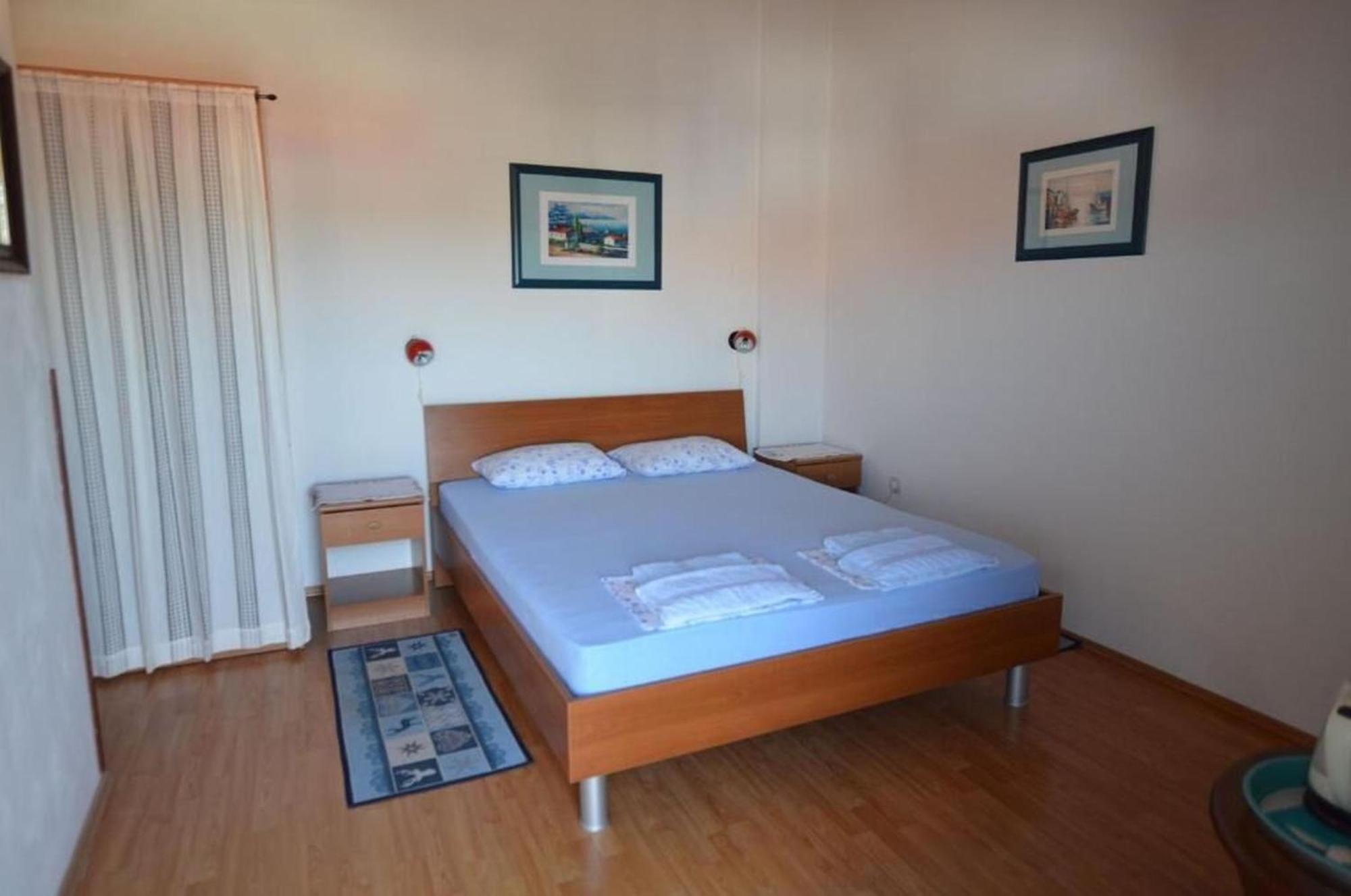 And Viktorija Apartment *